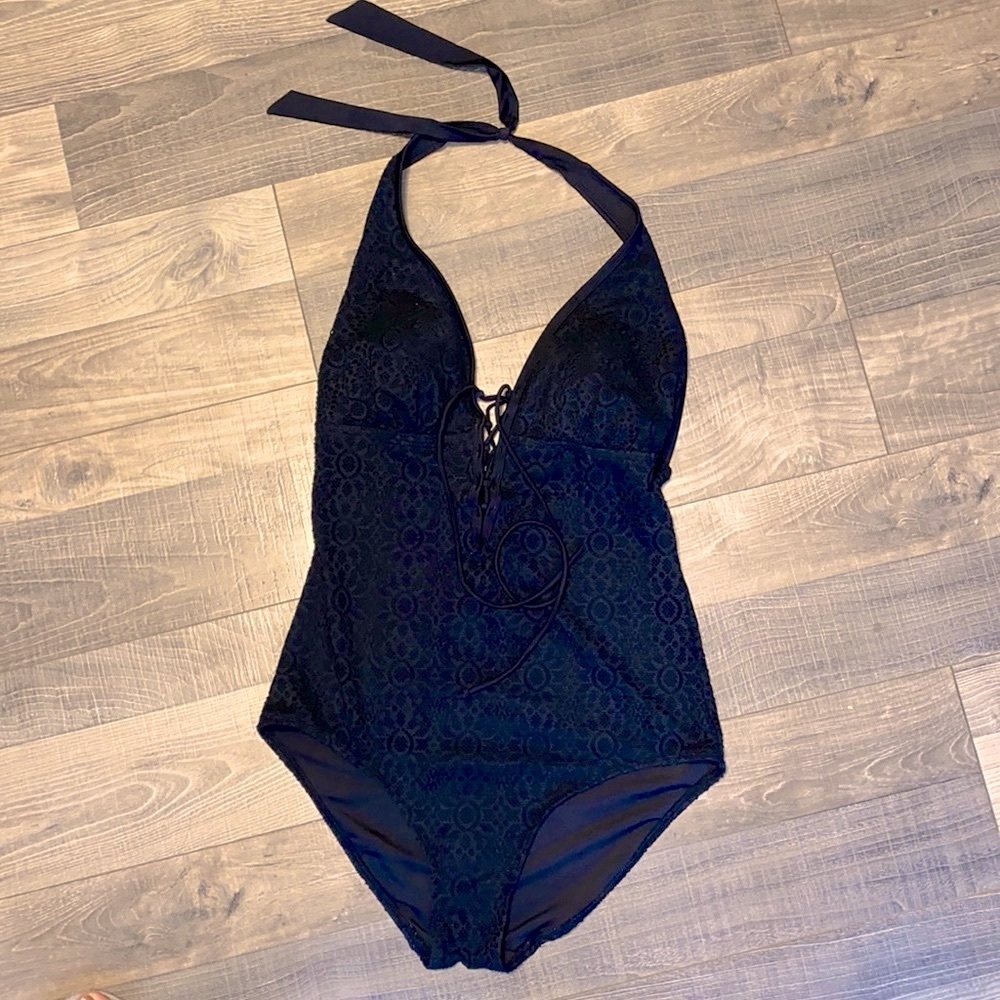 Women’s bathing suit